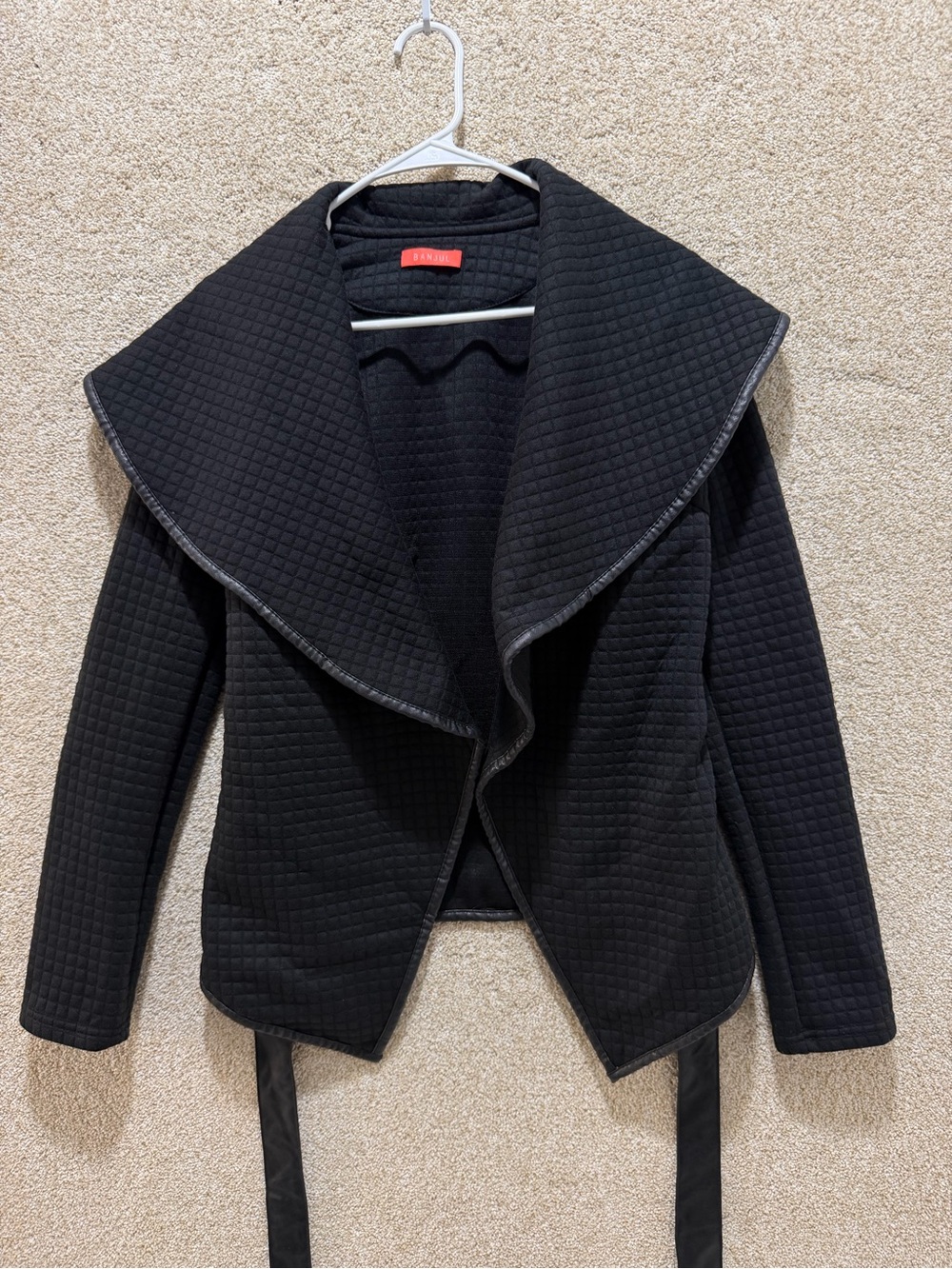 Black quilted jacket medium lightweight transition fall classic neutral capsule